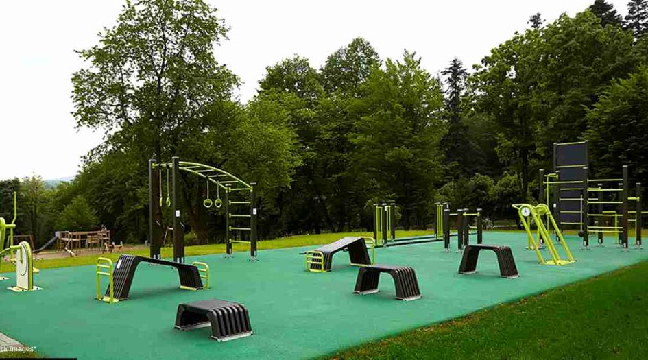 Dosti-Eden-Amenities-Oudoor-Gym